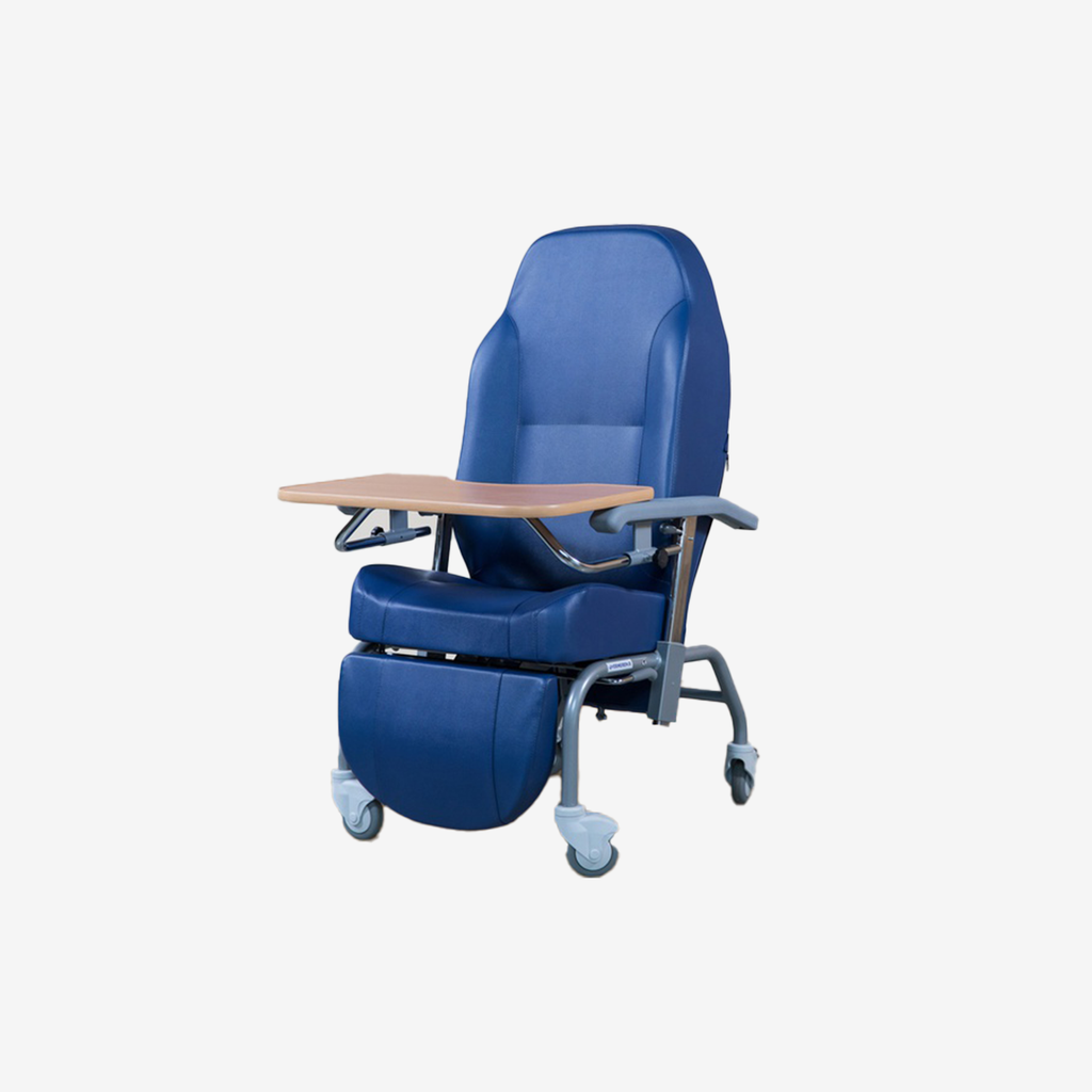 Geriatrische zetel "Normandie" op wielen met hoofdsteun en tafelblad